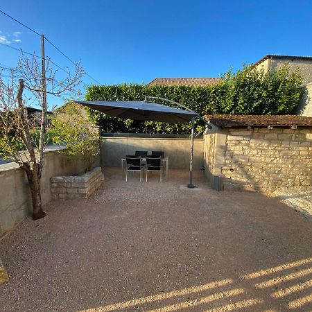 Petite Maison En Pierre Au Calme Avec Exterieur Montbellet Ngoại thất bức ảnh