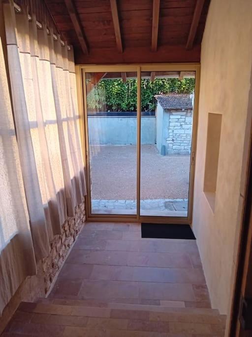 Petite Maison En Pierre Au Calme Avec Exterieur Montbellet Ngoại thất bức ảnh